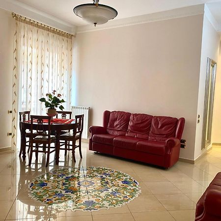 Apartmán A Casa Di Don Peppino Salerno Exteriér fotografie