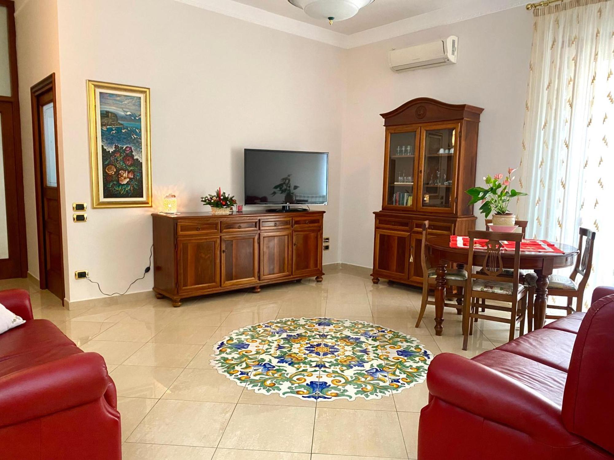 Apartmán A Casa Di Don Peppino Salerno Exteriér fotografie