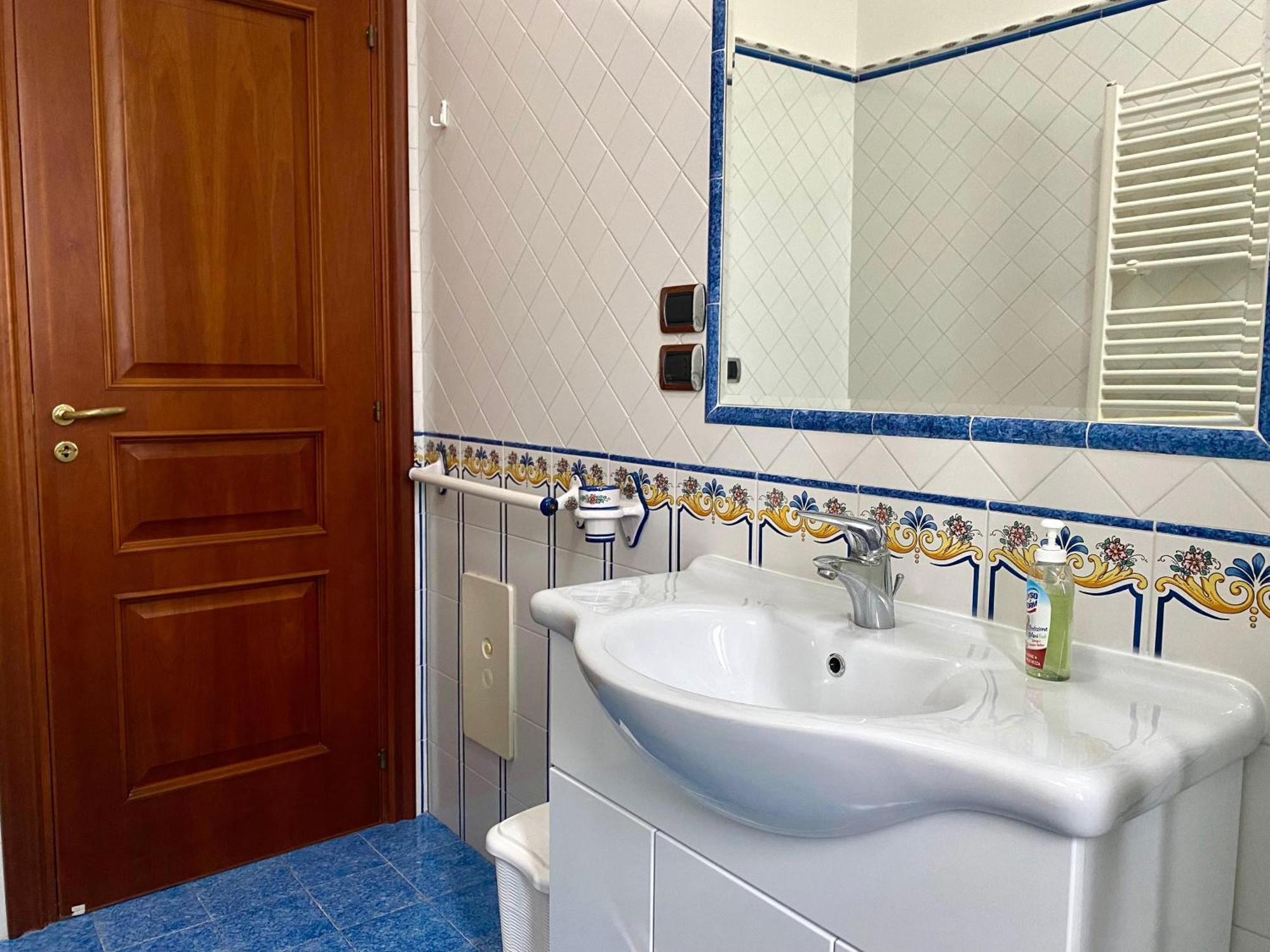 Apartmán A Casa Di Don Peppino Salerno Exteriér fotografie